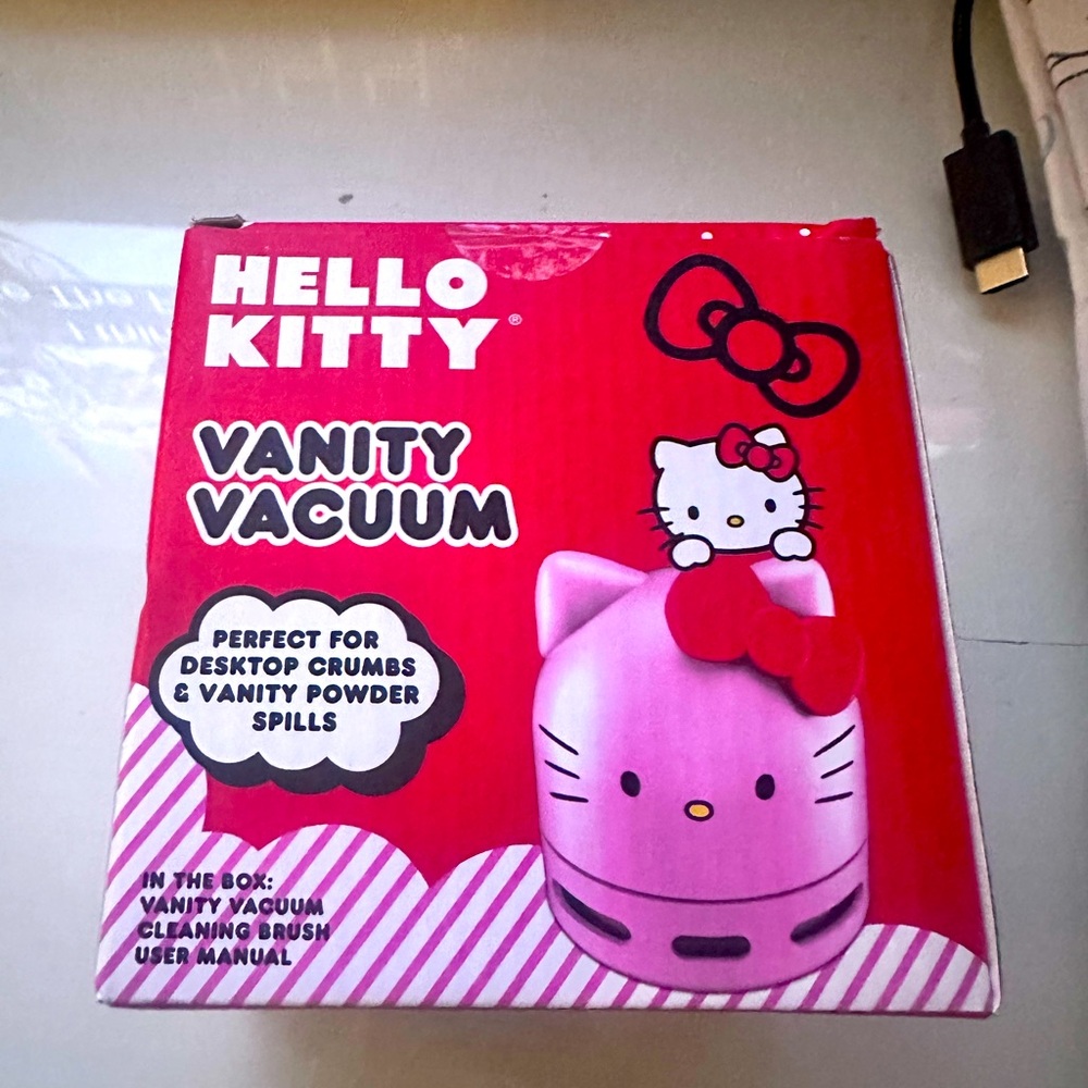 Hello kitty vanity vaccum - Picture 2 of 4